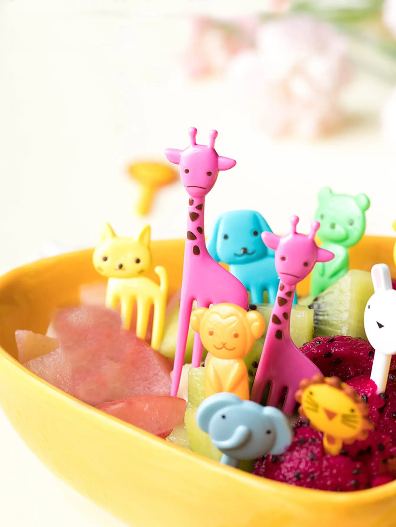 10pcs Cartoon Animal Shaped Random Fruit Fork