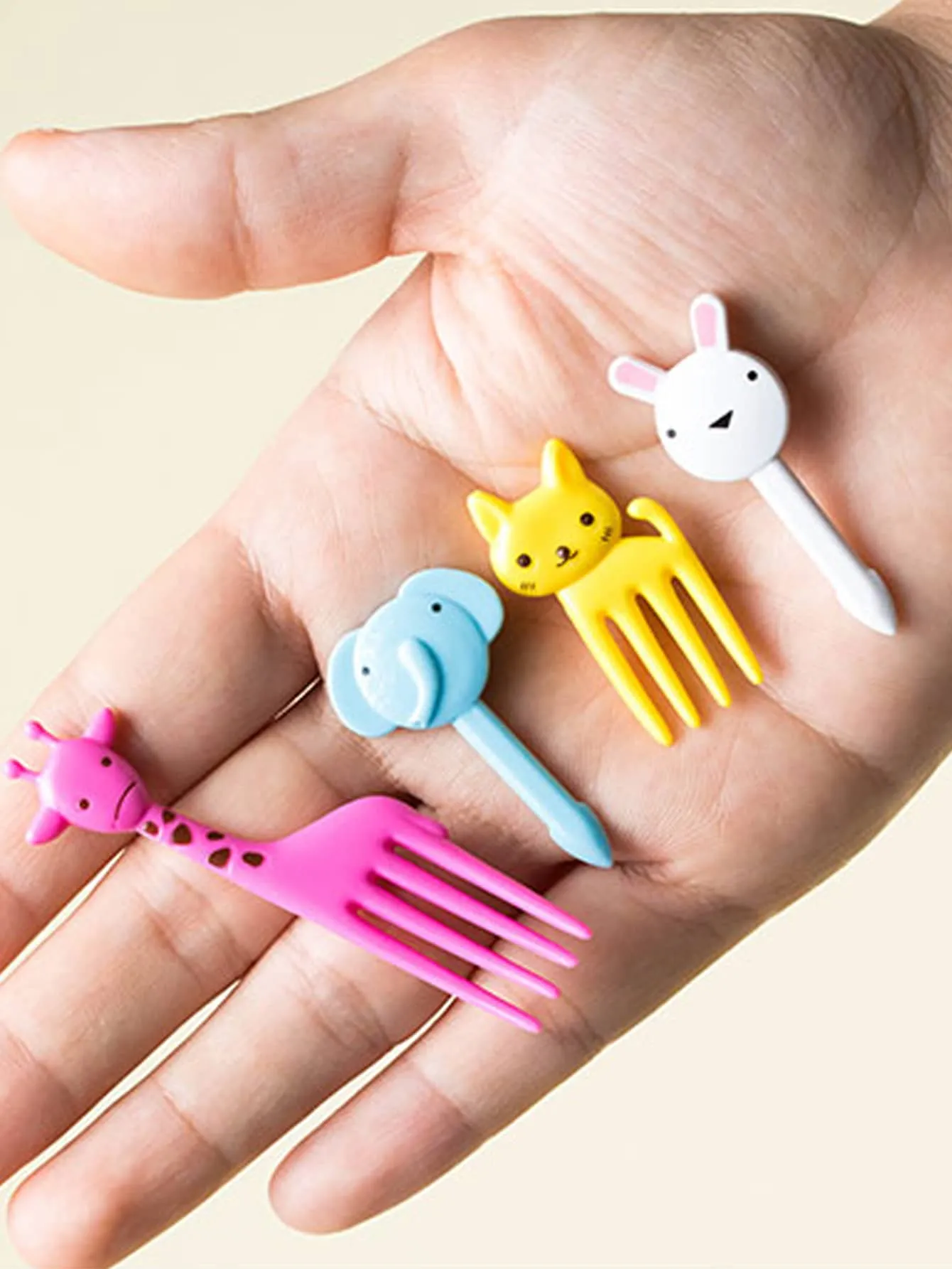 10pcs Cartoon Animal Shaped Random Fruit Fork