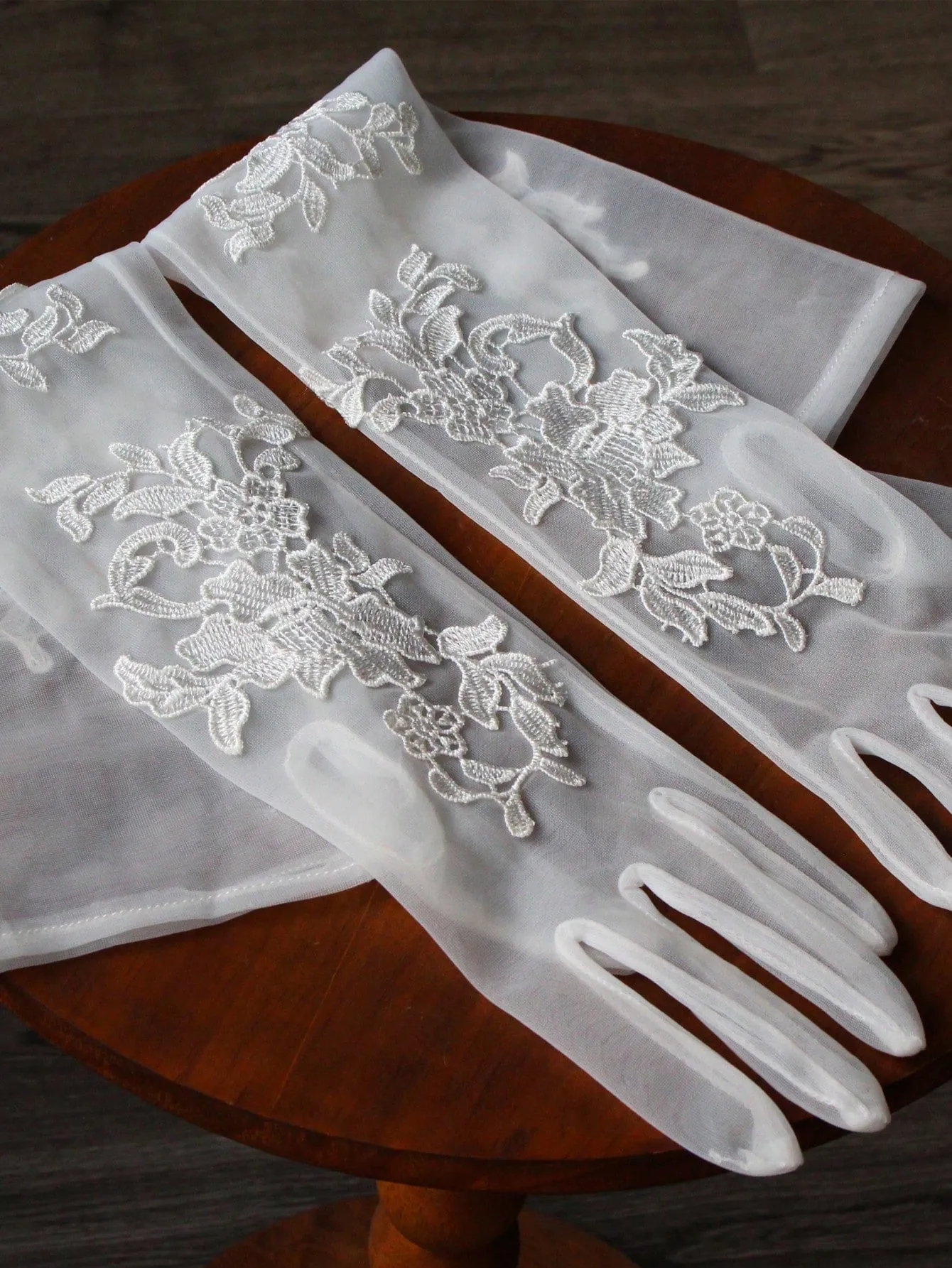 1pair Women's Long Lace Flower Bridal Wedding Gloves, Suitable For Wedding, Evening Party, Wedding Dress Accessories