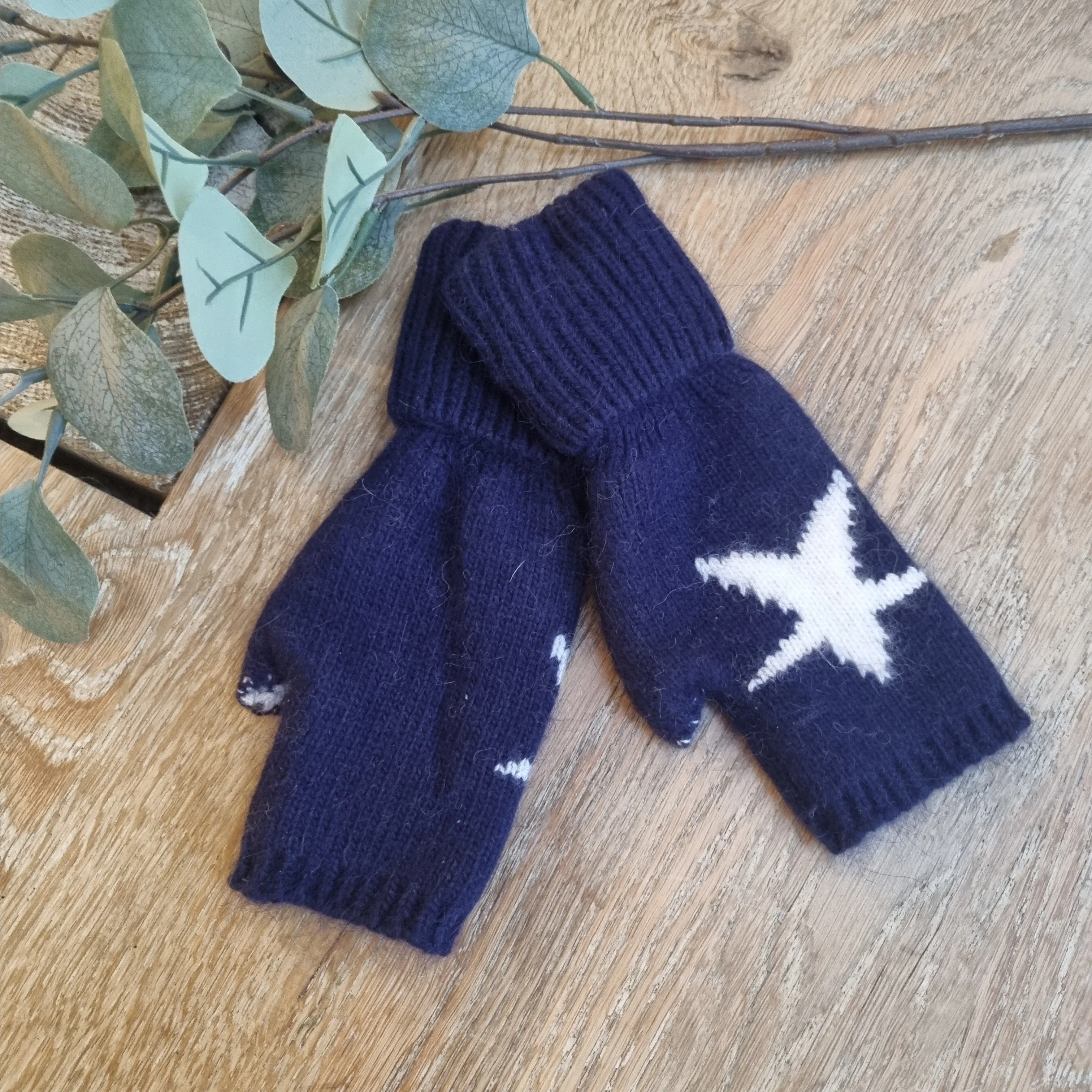 Fingerless Star mitts