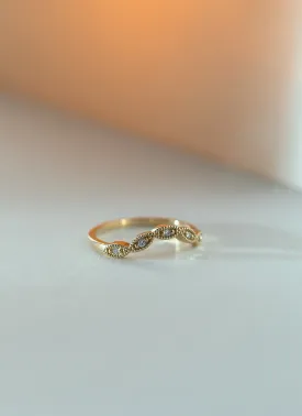 Joshi diamond curve ring 14k gold