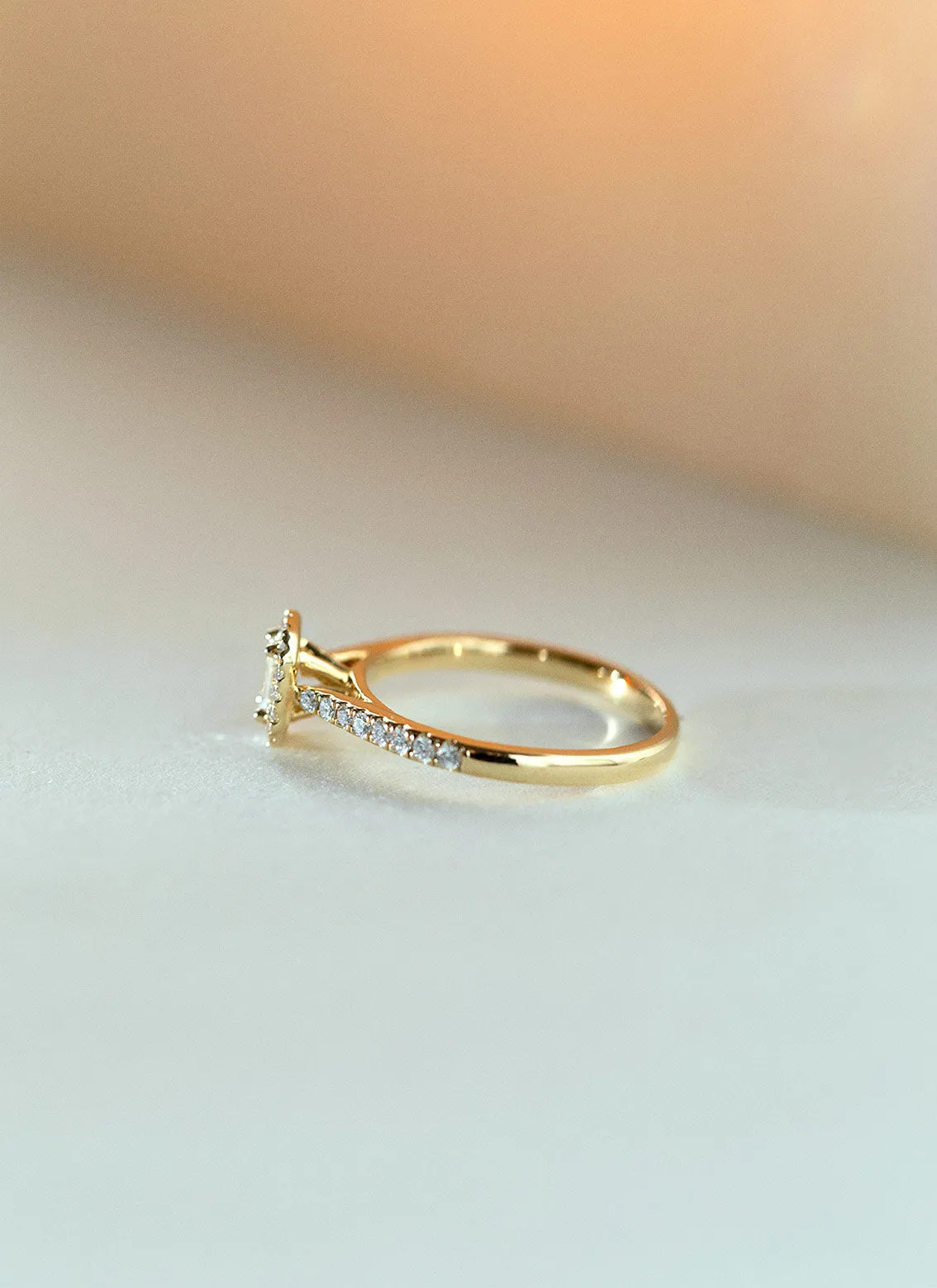 Nya halo diamond ring 14k gold