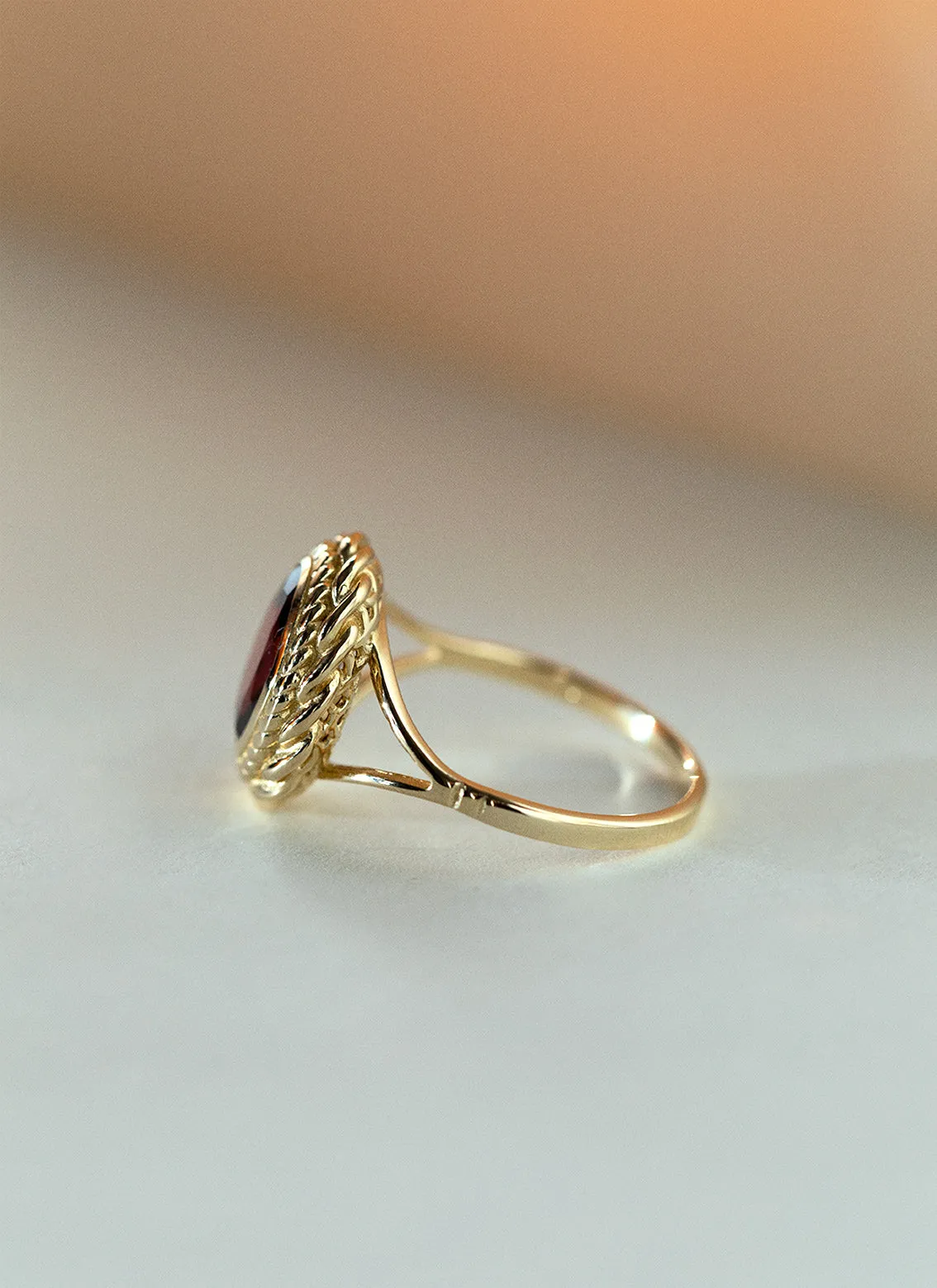 Perry garnet ring 14k gold