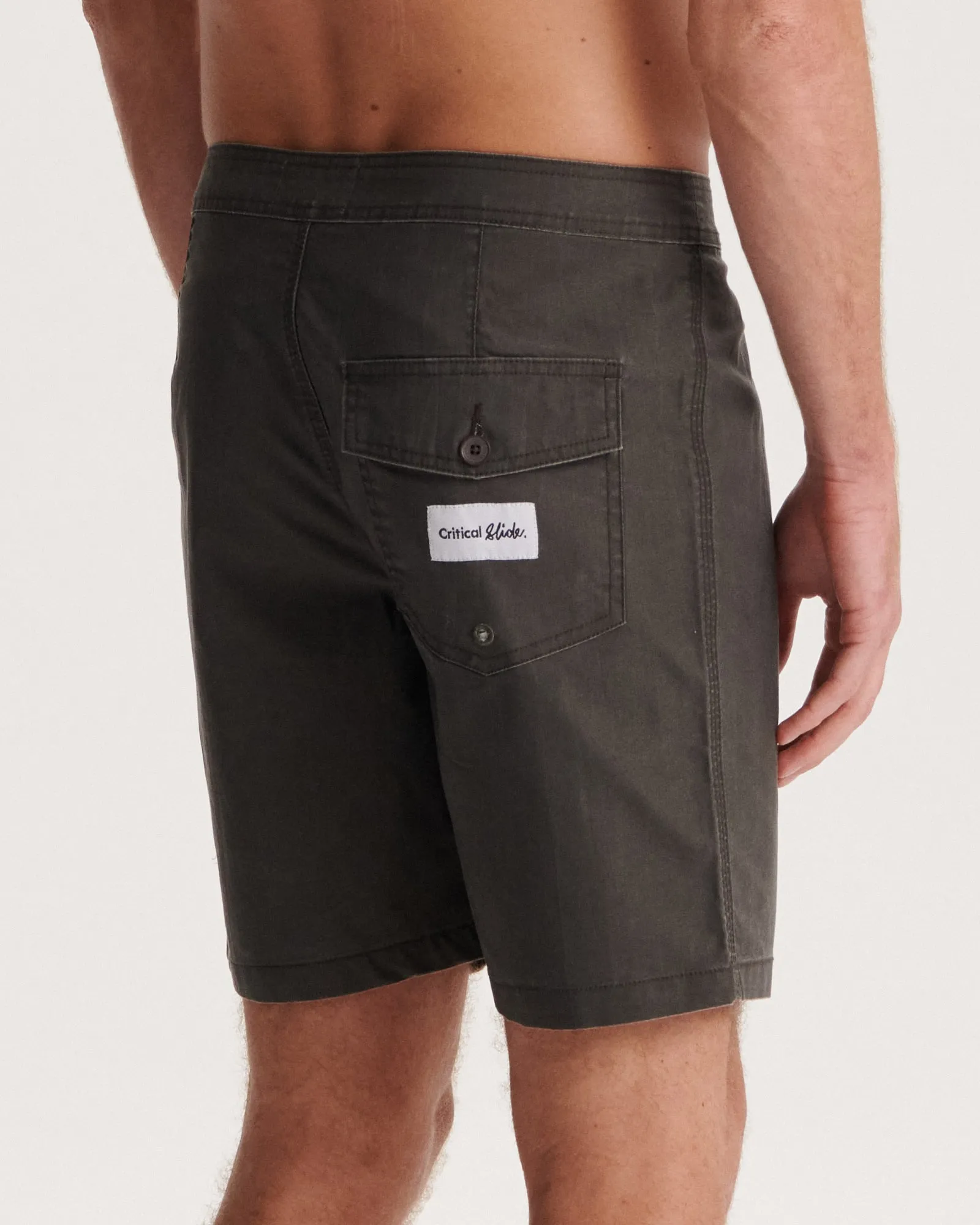 Temples 18" Boardshort - Blk