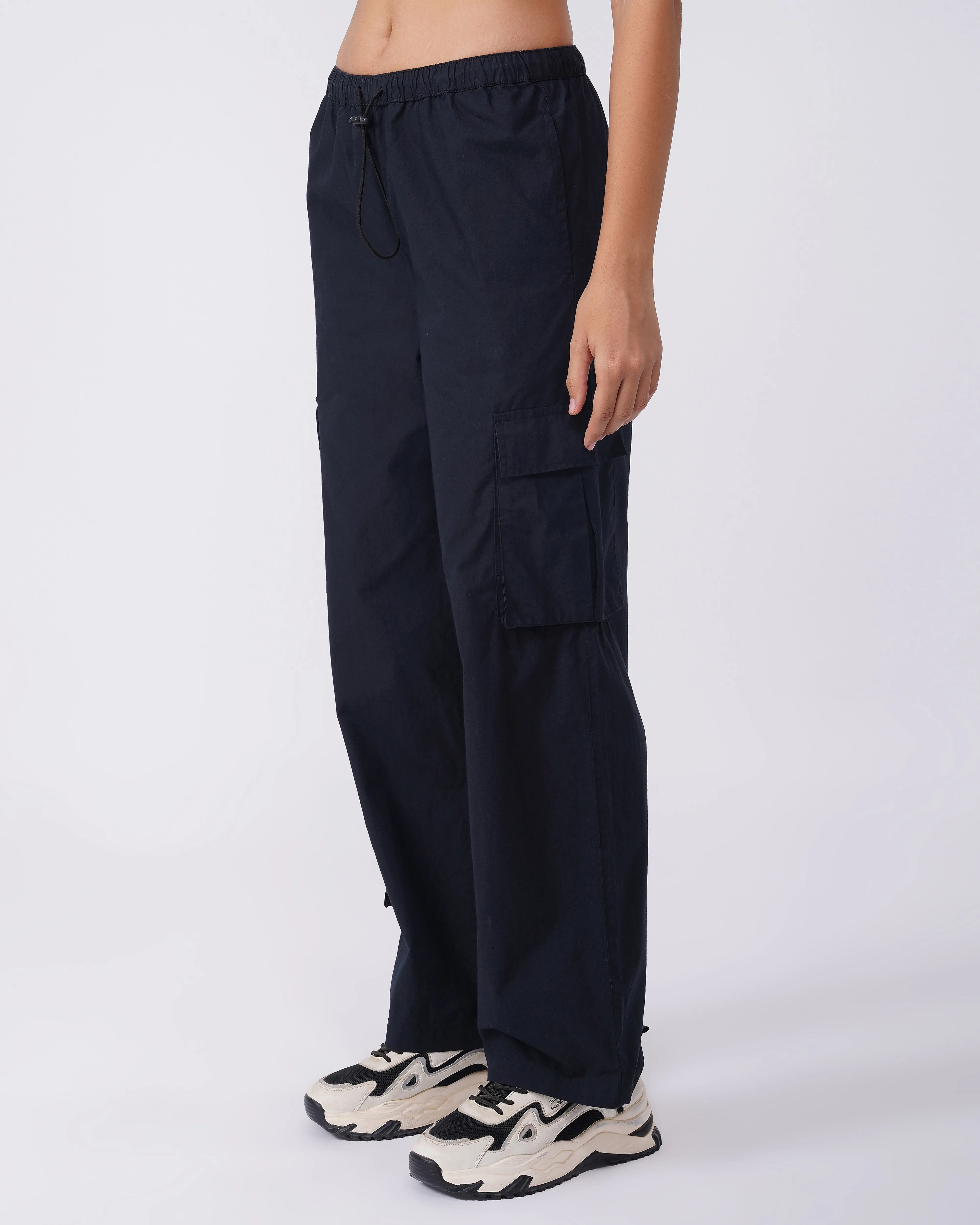 UTILITY-POCKET PARACHUTE PANTS